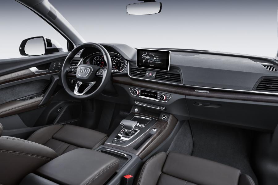 Торпедо Audi Q5 TDI Quattro S-Line 2016 года  (WW) (фото 7 из 48)